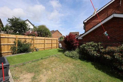 4 Mayfield Close, St Austell, PL25 3PD
