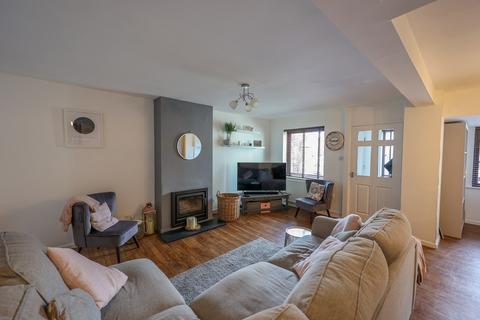 4 Mayfield Close, St Austell, PL25 3PD