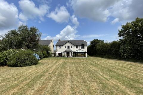 8 Aish Park, Shebbear, Beaworthy, EX21 5QL