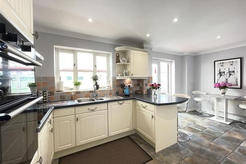 8 Aish Park, Shebbear, Beaworthy, EX21 5QL