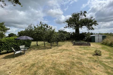 8 Aish Park, Shebbear, Beaworthy, EX21 5QL