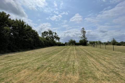 8 Aish Park, Shebbear, Beaworthy, EX21 5QL
