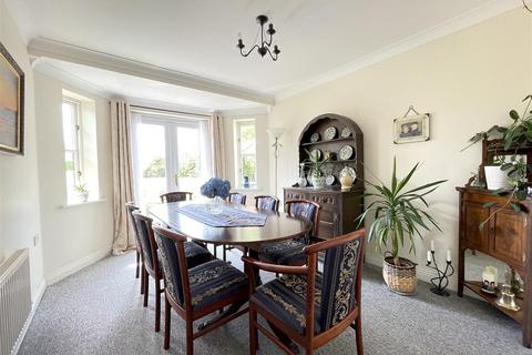 8 Aish Park, Shebbear, Beaworthy, EX21 5QL