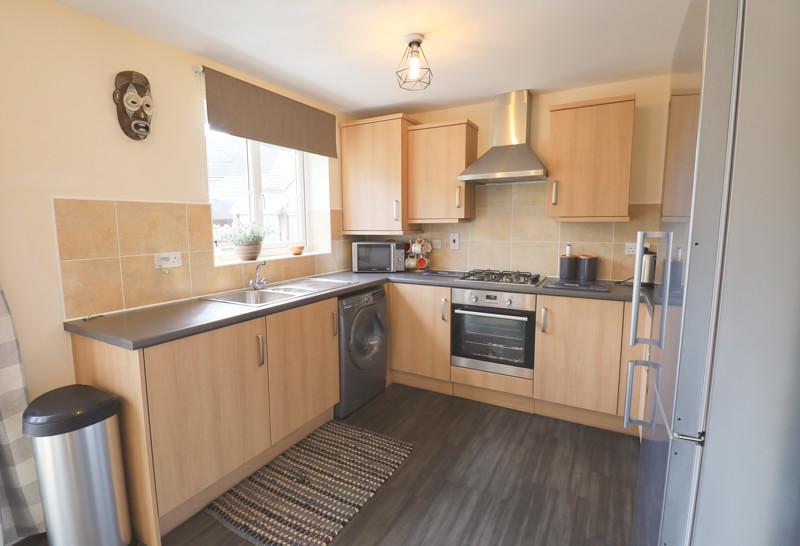 Navy Close, Burbage, Leicestershire... 3 bed semidetached house £260,000