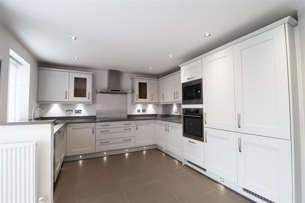 Dining kitchen