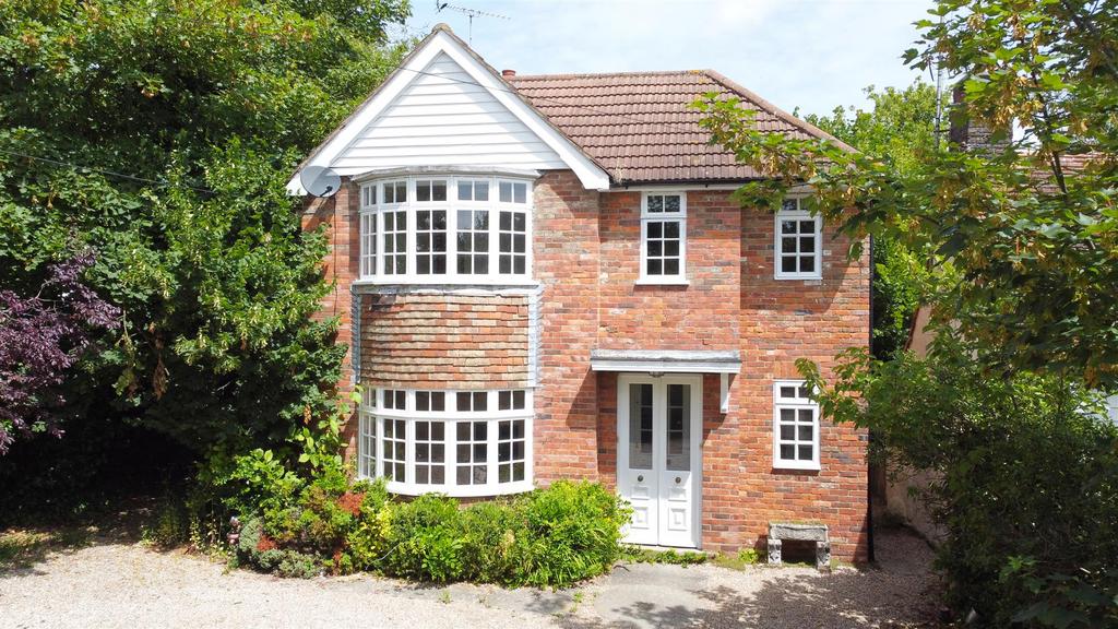 Main Street, Peasmarsh 4 bed detached house for sale £675,000