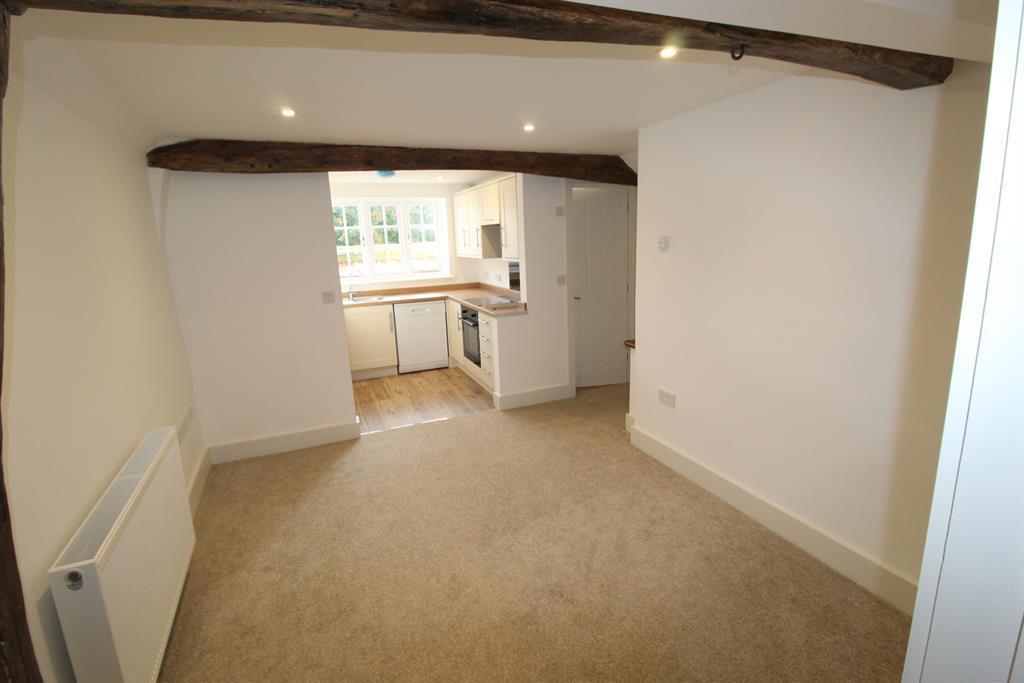 20 Whitehorse Street, Baldock... 1 bed flat £900 pcm (£208 pw)