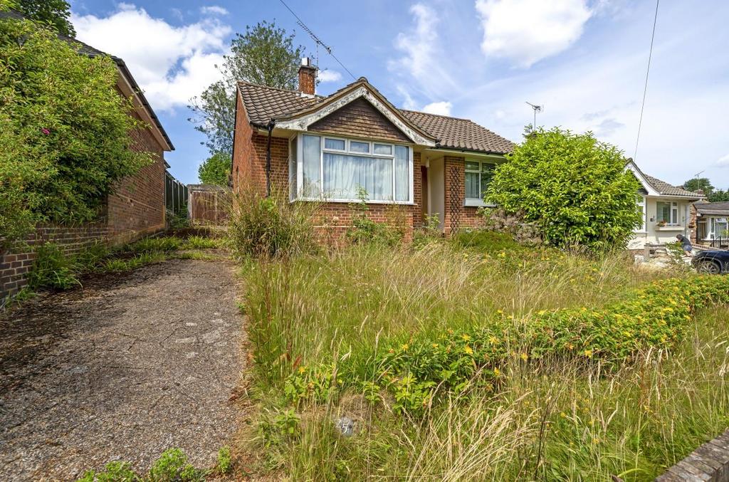 Vespasian Way, Peverells Wood, Chandler's Ford 2 bed detached bungalow