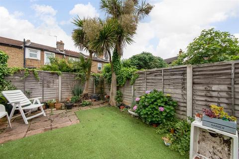 12 Acacia Road, Beckenham, BR3 4HU