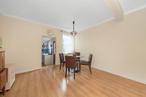 12 Acacia Road, Beckenham, BR3 4HU