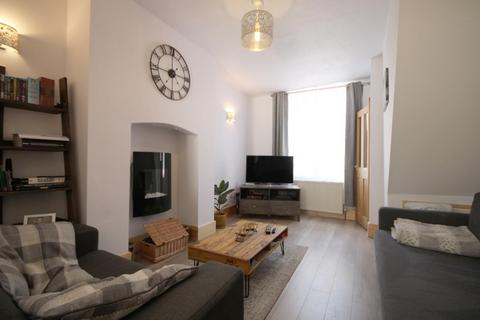 25 Avenue Grove, Harrogate, HG2 7PD