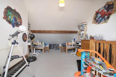 25 Avenue Grove, Harrogate, HG2 7PD