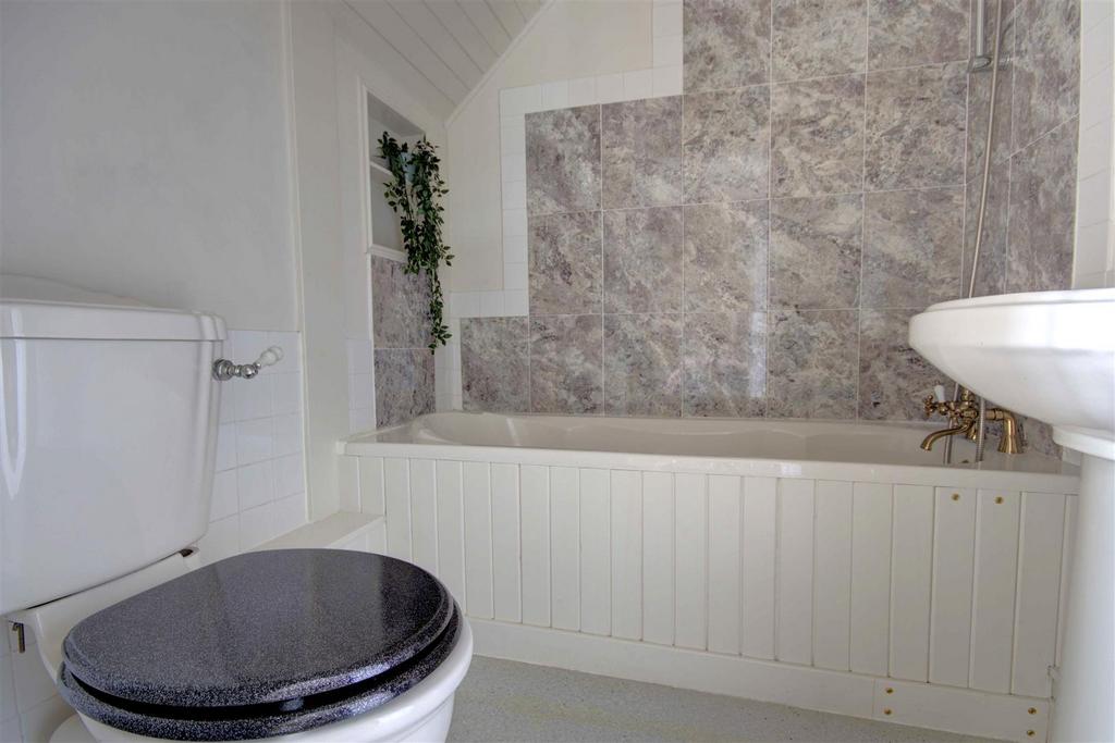 En suite bathroom