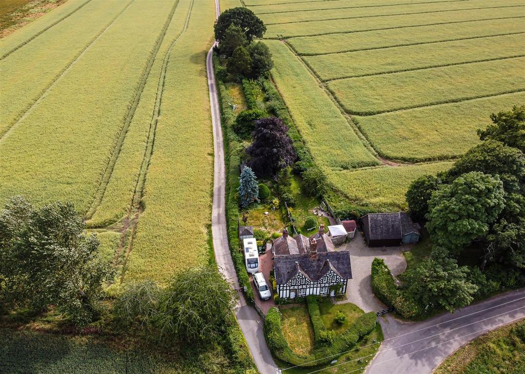 5 Caynton Cottages drone5.jpg