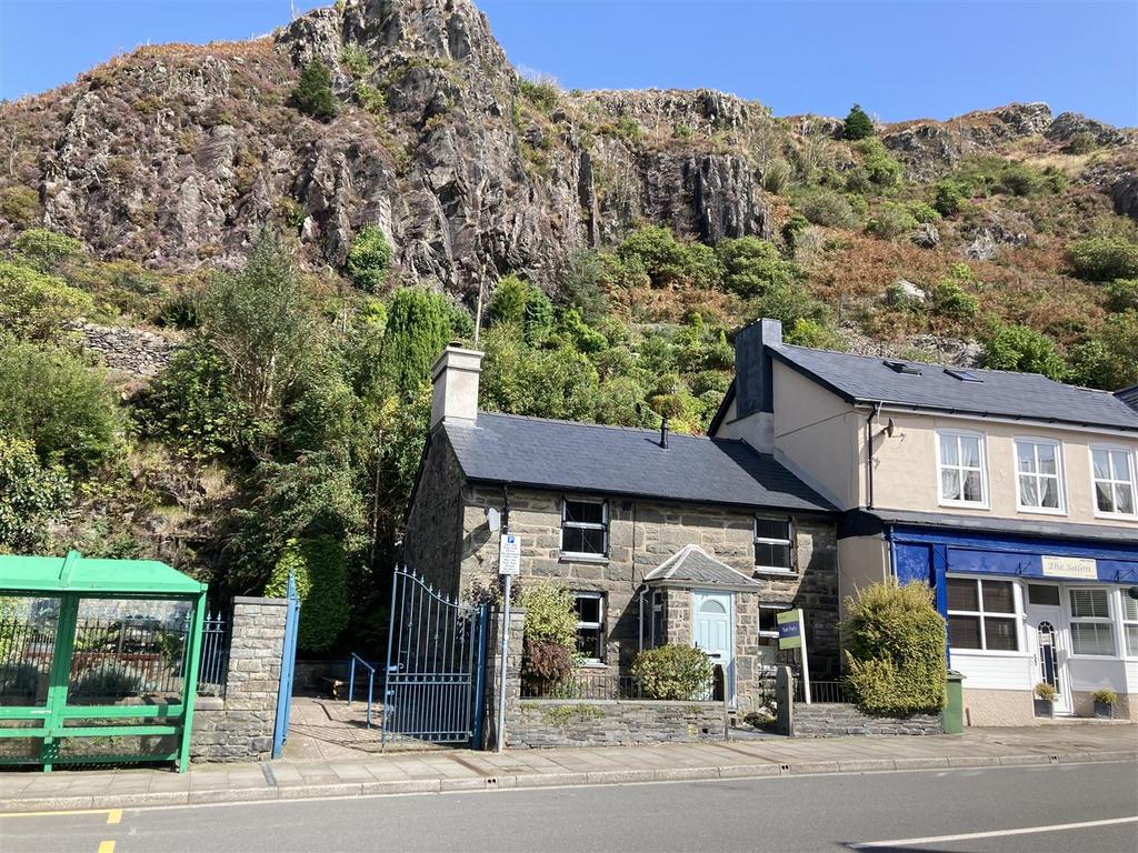 Church Street, Blaenau Ffestiniog 3 bed end of terrace house for sale