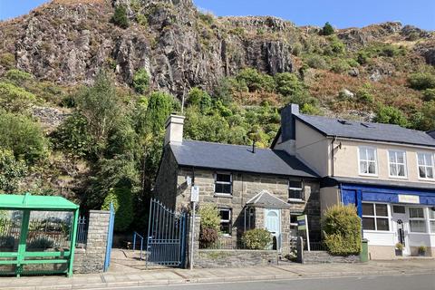 3 bedroom end of terrace house for sale, Church Street, Blaenau Ffestiniog