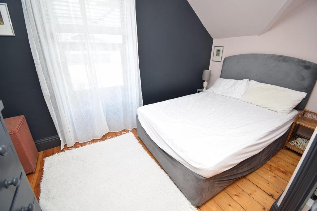 Bedroom 1.JPG