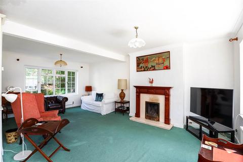 4 bedroom detached house for sale, Flanders Road, Llantwit Major, Vale of Glamorgan, CF61 1RL