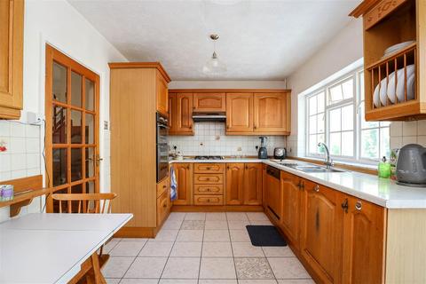 4 bedroom detached house for sale, Flanders Road, Llantwit Major, Vale of Glamorgan, CF61 1RL