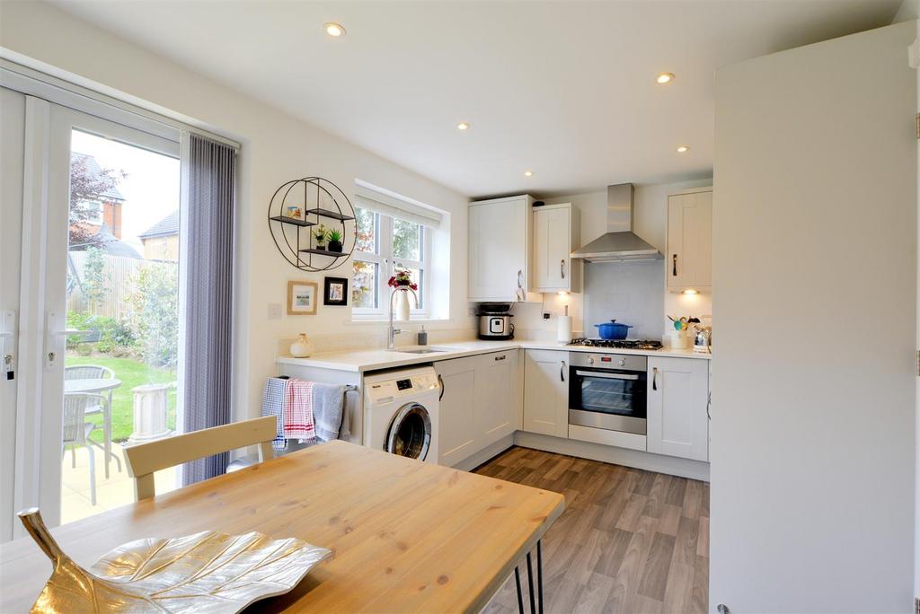 Kitchen 1.jpeg