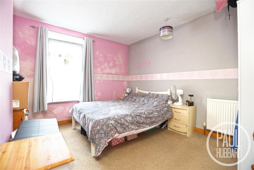 Cambridge Road, Lowestoft, NR32 3 bed terraced house for sale £125,000