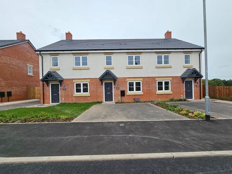 Long Street, Wheaton Aston 3 bed terraced house £1,200 pcm (£277 pw)