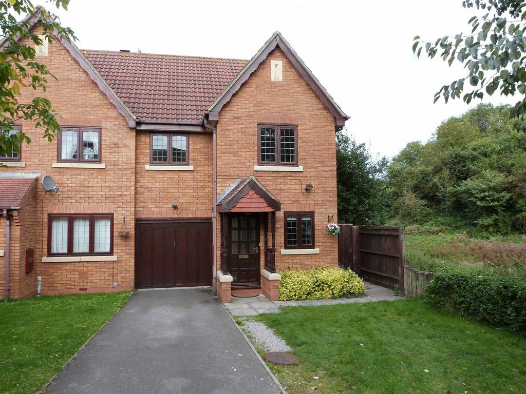 Rhine Close, Rushey Platt, Swindon 3 bed semidetached house £1,295