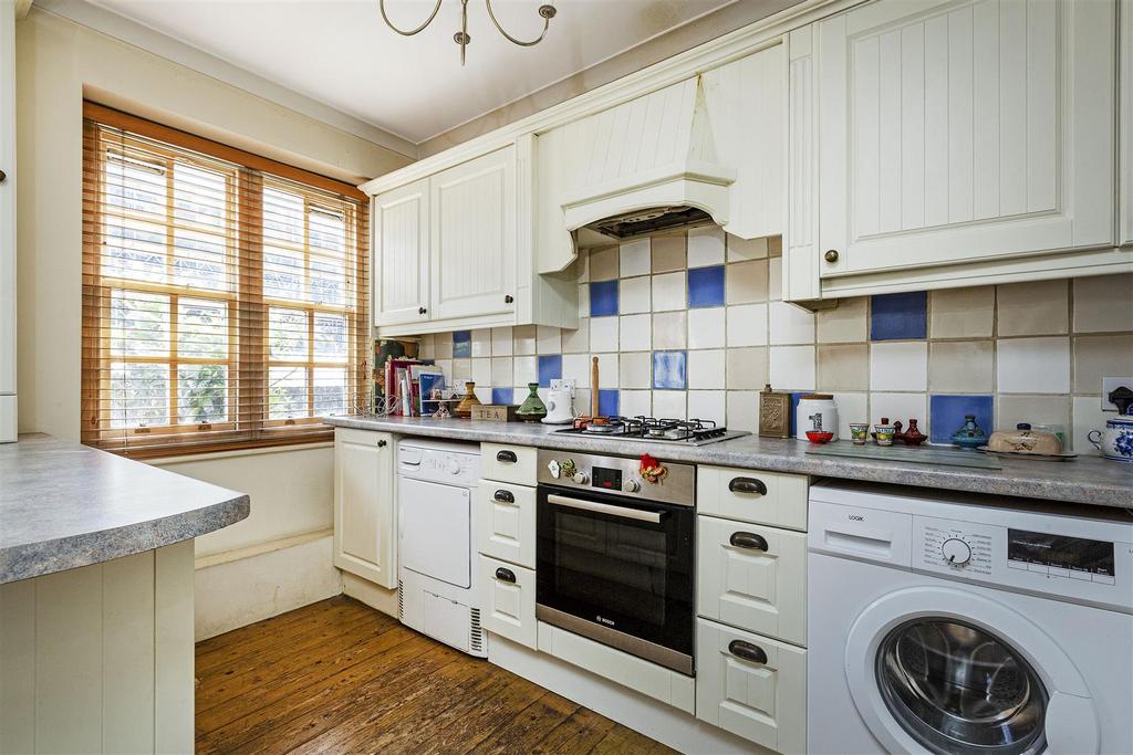 Kitchen (2).jpg
