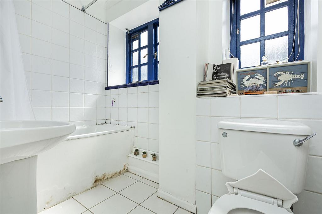 Bathroom.jpg