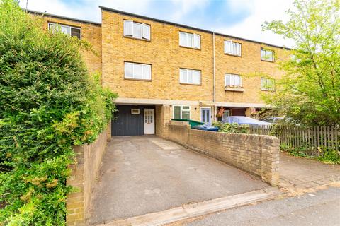 16 South Road, London, W5 4RY
