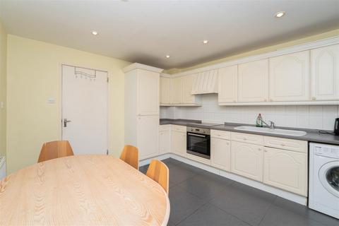 16 South Road, London, W5 4RY