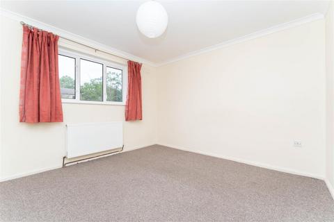 16 South Road, London, W5 4RY