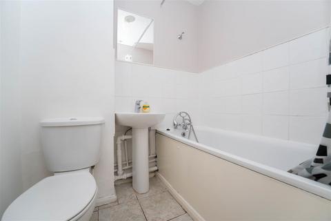 16 South Road, London, W5 4RY