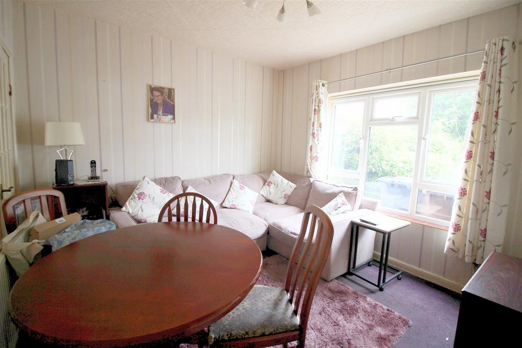 Milton Drive, Borehamwood 3 bed end of terrace house £425,000