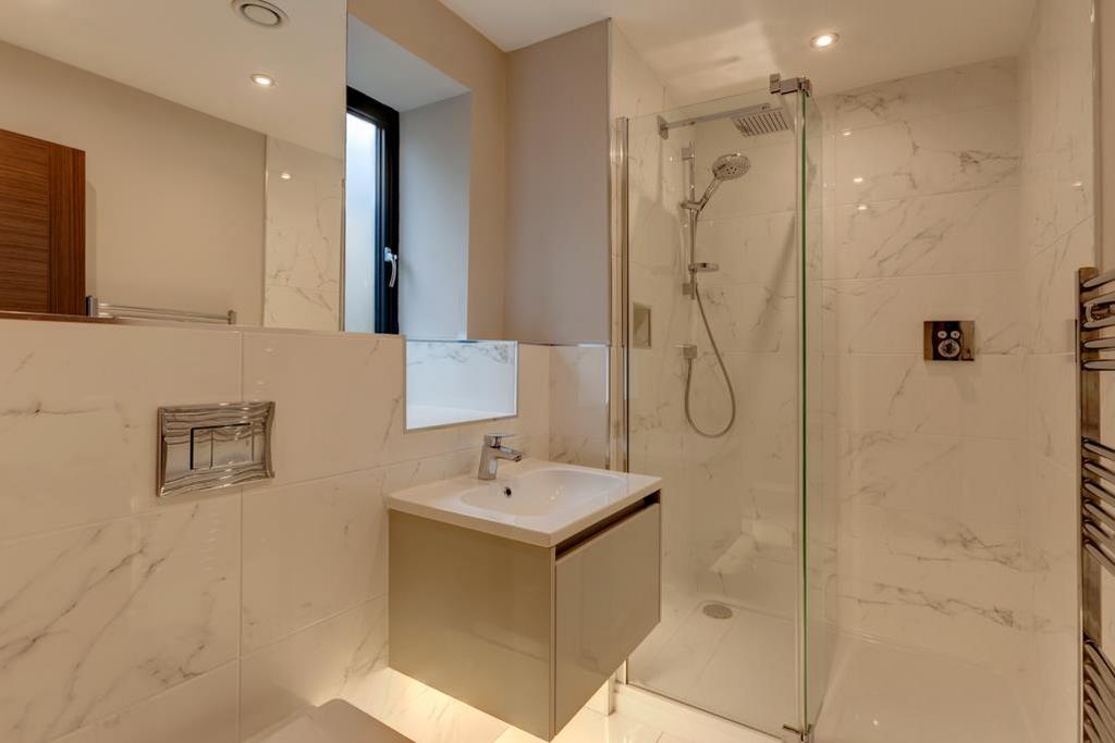 Master En-Suite