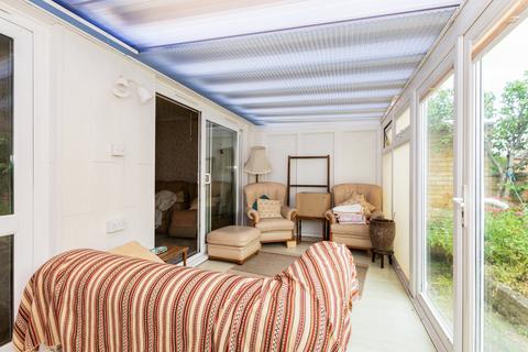 24 Chartwell Close, London, SE9 3UQ
