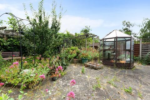 24 Chartwell Close, London, SE9 3UQ