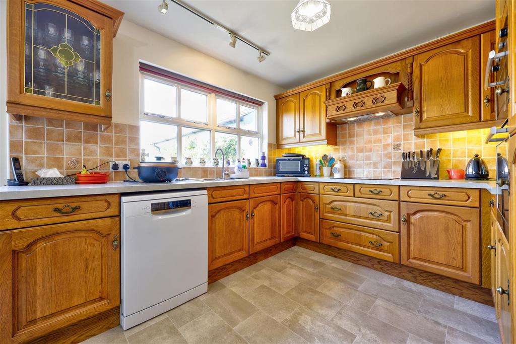 5 Moons Acre, Bentham 4 bed detached house for sale £395,000