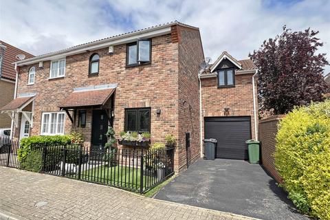 53 Hidcote Way, Great Notley, Braintree, CM77 7XT