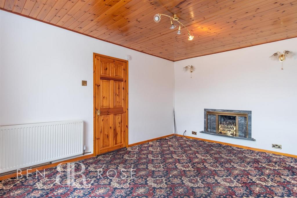 Kingsway, Bamber Bridge, Preston 3 bed semidetached house £109,950