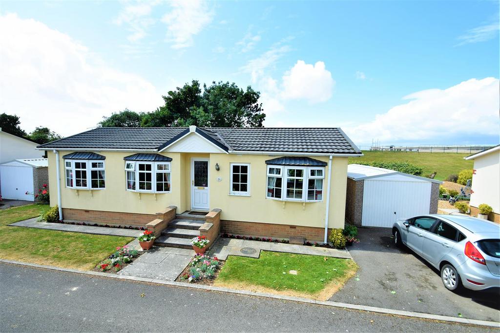 Salthouse Farm, Shaft Road, Severn Beach 2 bed park home £200,000