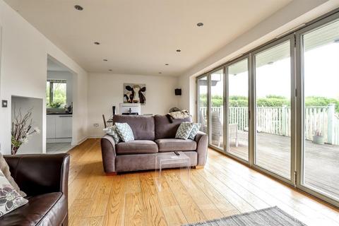 3 bedroom detached house for sale - Bungalow Lane, Thorpe St Andrew