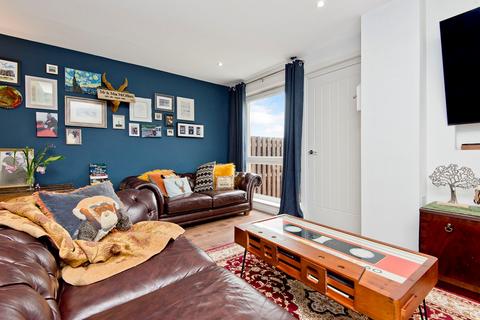 9 Cuillin Terrace, Inchture, Perth, PH14 9RZ
