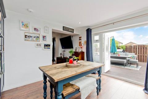 9 Cuillin Terrace, Inchture, Perth, PH14 9RZ