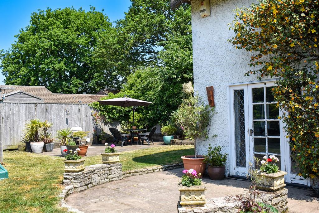 Martins Hill Lane, Burton, BH23 3 bed cottage for sale £525,000