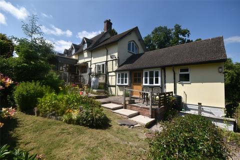 4 bedroom semi-detached house for sale - Croft Bank, Malvern, Worcestershire, WR14