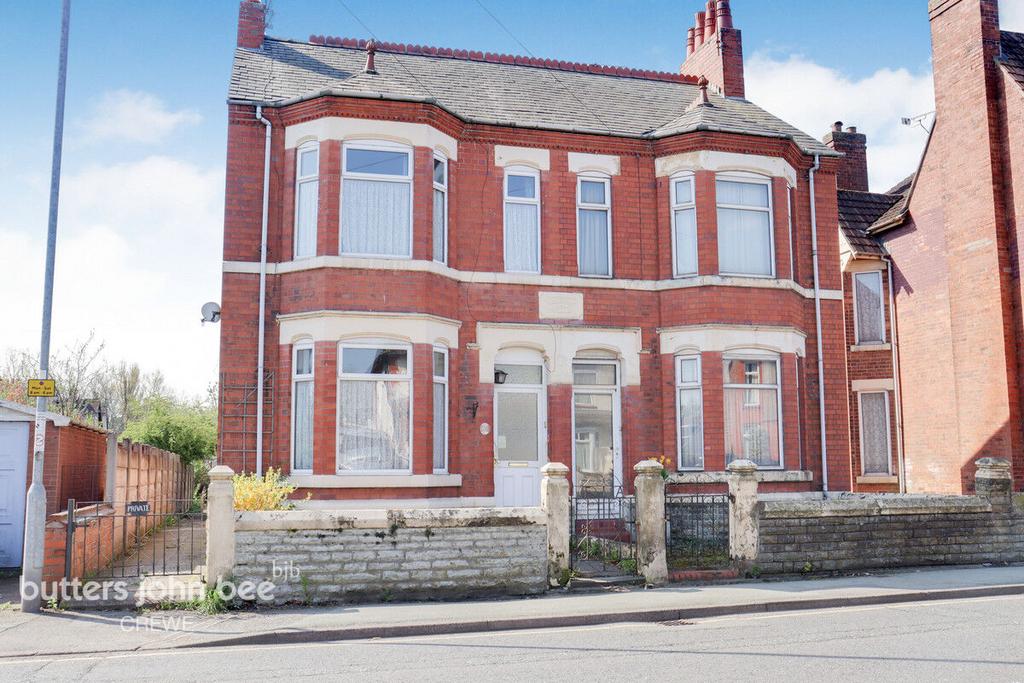 Hungerford Road, Crewe 3 bed semidetached house £126,000