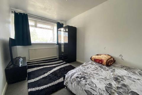 3 bedroom end of terrace house for sale, Weston Drive, Stanmore