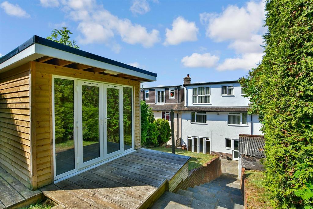 Lakers Rise, Woodmansterne, Surrey 5 bed terraced house for sale £520,000
