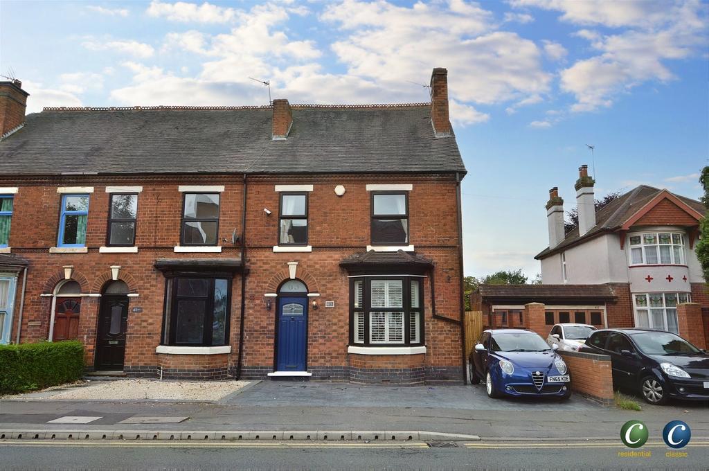 Stafford Road, Cannock, WS11 4AF 3 bed semidetached house £260,000